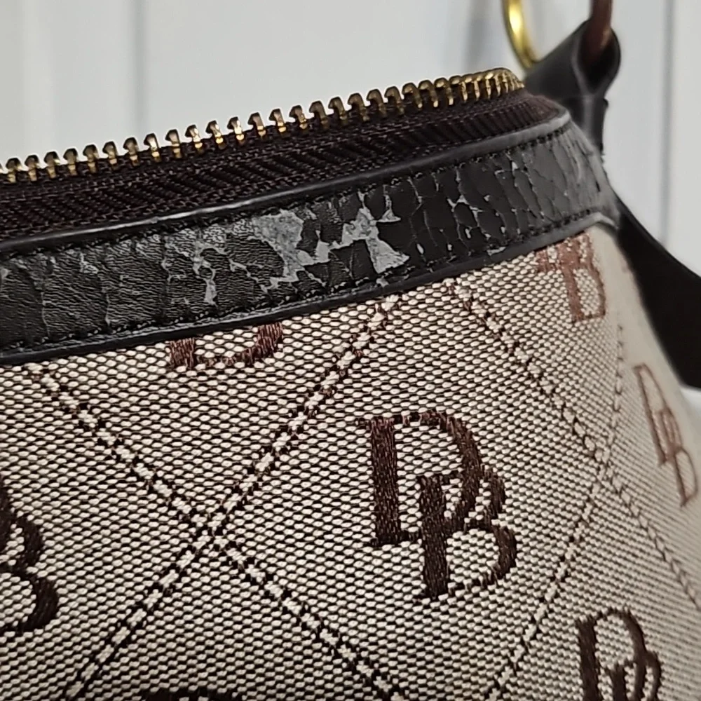 Purse - Picture 3 of 9